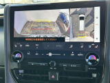 パノラミックビューモニター付きです。車両を上から見たような映像をディスプレイオーディオ画面に表示。運転席からの目視だけでは見にくい、車両周辺の状況をリアルタイムでしっかり確認できます。