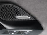 Bang&Olufsenサラウンドシステム『デンマークが世界に誇る高品質サラウンドシステム。クリアでダイナミック。そして臨場感溢れる上質なサラウンドサウンドをドライブ中にご体感いただけます。』