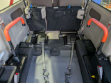 手摺りです。車いす使用者が立ち上がる際等に使用します。