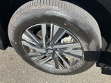 スタイリッシュな純正16インチアルミホイール!タイヤサイズは205/60R16です!