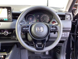 ステアリングスイッチでオーディオ各種操作が可能で、運転に集中できます。安心・安全・快適なドライブをお楽しみいただけます。