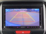 後方確認はバックカメラにお任せ♪後退時に便利で、駐車が楽になります♪