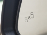 後方からの車両接近を知らせてくれます。