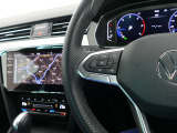 設定したスピードを上限に自動で加減速をし、一定の車間距離を保つ事で長距離運転の疲労を軽減する【ACC】が装備。