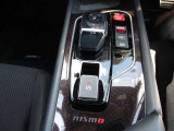 シフト廻り ドライブモード切り替え、オートホールド機能スイッチに電磁式パーキングブレーキ
