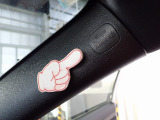 たとえ安全運転していても横からの不意の衝突は避けられないかも知れません。 そんな時に大切な乗員を守るサイドエアバッグ付き! 大切なご家族を守るための安心装備です。