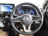 運転が楽しくなる明るく開放的な運転席まわりです。