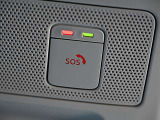 「SOSコール」が付いています。交通事故や急病などの緊急時に、専門のオペーレーターが消防司令センターや警察に迅速に連絡し、緊急車両の手配をサポートします。