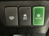【VSA】ブレーキ時の車輪ロックを防ぐABS、加速時などの車輪空転を抑えるTCS、旋回時の横滑り抑制の3つの機能をトータルに制御!予期しないクルマの挙動の乱れを防ぐ安全装備です♪