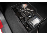 もしもの時のパンク修理キット。空気バルブに薬剤を入れて電動コンプレッサで空気を送り込むだけなので危険な作業や体力が少なくてすみます。ですがあくまで応急処置の為本修理が必要です。