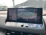 アラウンドビューモニターは、自車の前方・左側面映像をモニタ-に映して離合時・駐車時などにとても便利です。