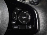 ◆アダプティブクルーズコントロール◆予め設定した車速内でクルマが自動的に加減速。前走車との適切な車間距離を維持しながら追従走行します。【LKAS】車線維持支援システムでステアリング操作を支援。