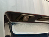 【バックカメラ】 駐車時に車両後方の様子を見ることができるので、運転の不安を軽くします。