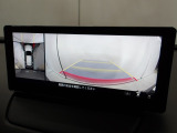 狭い場所での駐車やすれ違いなどでより的確な運転操作に役立つ360&deg;ビューモニターが装備されています。