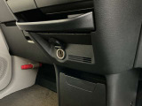 あって嬉しい便利アイテムのパワーアウトレットも装備しています
