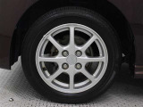 14インチアルミホイールを装着しています。タイヤサイズ155/65R14