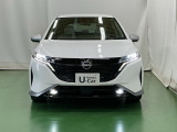 LEDヘッドライトを装備しています。LEDヘッドライトはとても明るく、雨の日や夜間走行も安全・安心です。オートライトコントロール付きで周囲の明るさに応じて自動で点灯・消灯します