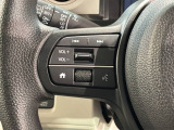 ステアリングにオーディオ操作スイッチが付いています。オーディオ画面に直接タッチしなくても操作が出来ますので、運転に集中できます。