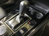 オートマのシフトレバーは操作しやすい位置にあります。