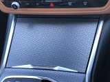車両の詳細、ご質問につきましては、営業スタッフまでお気軽にご連絡下さいませ。遠方のお客様には実車の詳細動画送信も承ります。お問合せをお待ち致しております。
