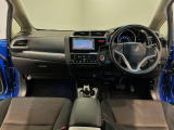 【前方視界】開放的な前方視界!運転がしやすく疲れにくいです♪窓が大きく、見通しがとっても良いおクルマですよ♪