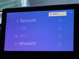 CD・DVD(再生機能)・ブルートゥース等を使用することができます。