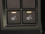 寒い日のドライブを快適にする運転席&助手席シートヒーターが付いてます