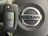 【キーレス】少し離れた場所からでもボタン一つでドアの開錠・施錠ができるのでとっても便利!ドアの鍵穴周りに傷をつけることもありません♪