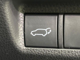 【パワーバックドア】スマートキーや運転席のボタンを押すだけでリアゲートが自動で開閉します!荷物を持っている時や、高い位置にあるバックドアを閉める際に便利な機能です♪