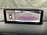 狭い場所での駐車やすれ違いなどでより的確な運転操作に役立つ360&deg;ビューモニターが装備されています。