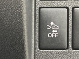 【スマートアシストⅡ】走行中に前方の車両等を認識し、衝突しそうな時は警報とブレーキで衝突回避と被害軽減をアシスト。より安全にドライブをお楽しみいただけます。