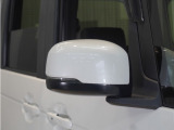 ◆ドアミラーウインカー◆ドアミラーにウインカーを装備しています。対向車に自身の進行方向を合図し安全に運転できます。