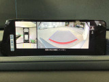 360&deg;ビューモニターでは4つのカメラで前後左右・俯瞰映像でドライバーからは見えない領域の危険認知をサポート。全周囲の死角を減らし、狭い駐車場や幅寄せ、丁字路進入時などの運転の安心感を高めます