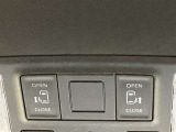 両側電動スライドドア