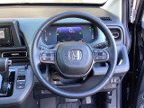 ステアリングスイッチでオーディオ各種操作が可能で、運転に集中できます。安心・安全・快適なドライブをお楽しみいただけます。