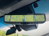 【デジタルインナーミラー】後席の大きな荷物や同乗者で後方が確認しづらい時でも安心!カメラが撮影した車両後方の映像をルームミラー内に表示。クリアな視界で状況の確認が可能です!