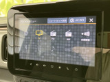 テレビやラジオ、Bluetoothなど複数のAVメニューが並び、利用したい項目を画面から選びやすい構成です。お好みの音源を選んで、日々の移動時間を快適に過ごせます。