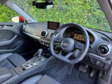 Audiのインテリアはエクステリア同様、優れたデザイン性とクオリティ、そして機能性を兼ね備えております。