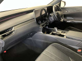 FSPORT専用本革スポーツシート。快適で操作性の良い運転の基本は、シートポジションです。