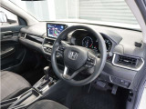 ◆視界広々で非常に運転しやすくロングドライブでも疲れを感じさせないすっきりとまとまったインパネ周りです。