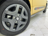 ACC作動中、車線中央付近の安定した走行をサポートし、区画線が見えにくいときは先行車の走行軌跡情報を活用するなど、走行状況に応じた制御も行う『車線維持支援機能』を搭載!