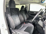 見通しのよいすっきりとした視界で、誰でも運転しやすいです。運転のしやすさは疲れにくさにも繋がりますよ♪