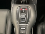 電子制御パーキングブレーキは指一本で簡単操作!!