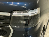 LEDヘッドライトは、点灯の瞬間から最大光量を発揮し、突然暗くなるトンネルなどでの安定感を高めます。