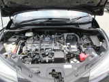 エンジンルームも綺麗で整備し易い車です