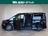 両側パワースライドドア付きだから、狭い駐車スペースなどでの 乗り降りラクラク!小さなお子さまのいるご家庭には嬉しい装備。