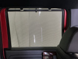 ロールサンシェイドは、太陽光を防ぐので冷房の効きを良くする効果もあるんです。エアコンを控えめにすれば燃費向上も期待できます