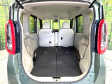 普段のお買い物や通勤、送迎等に十分な荷室スペースを確保しております。セカンドシートを倒すと、大きな荷物の積載も可能です♪