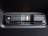 ■【ETC車載器】が装備されています。セットアップをしてお渡しとなり、ETCカードを差し込むだけで高速道路の利用が可能です。