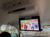 【純正フリップダウンモニター】付き☆後部座席に座りながら大画面でTVやDVDをお楽しみいただけます♪